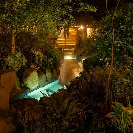 Termas de Papallacta Exterior foto The resort at night
